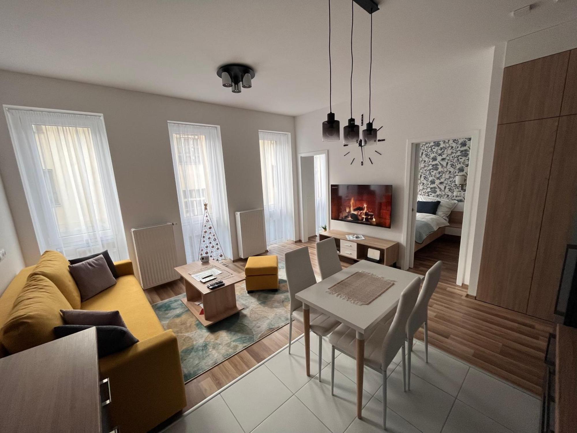 One Step Apartman - City Center سزومباثيلي المظهر الخارجي الصورة